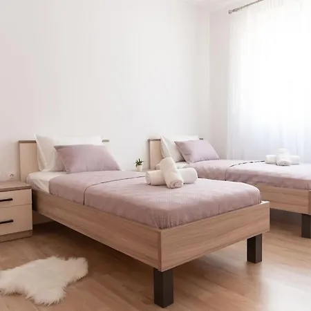 Celestina Apartment