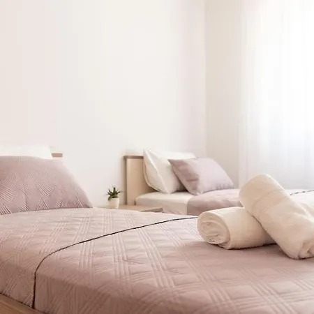 Celestina Apartment